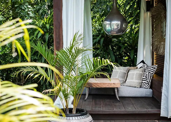 Leon Bali - Adult Only Bed and breakfast